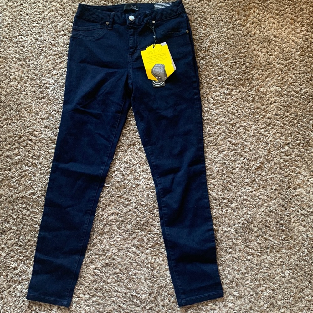 Skinny Ankle Jegging Pant. Brand New w Tags
